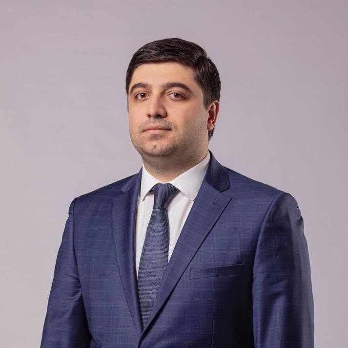 Депутат Вагаршак Акобян из Апарана слагает мандат, уходя в частный сектор