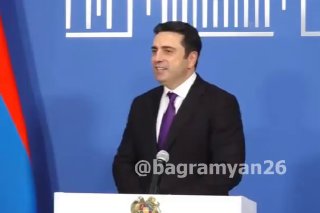 Ален Симонян выступает на заседании Национального собрания Армении, Апаран