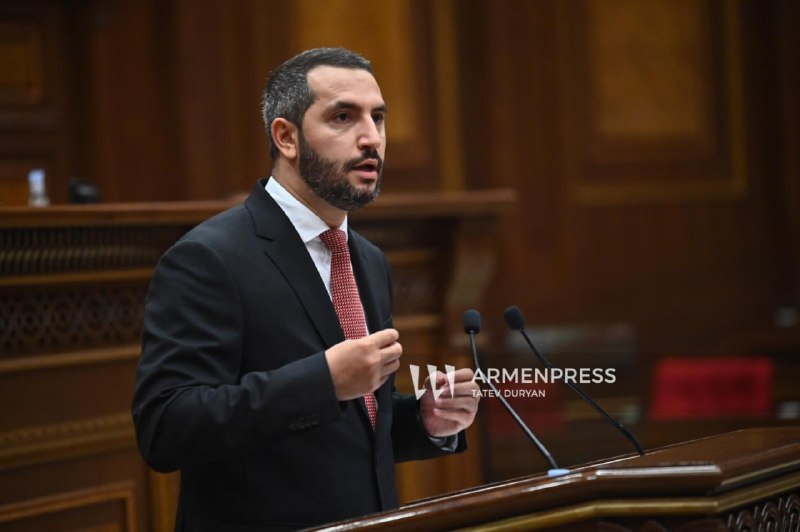 Рубен Рубинян призвал оппозицию Апарана к примирению после инцидента в парламенте