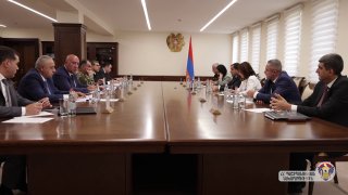 В Апаране обсудят системные решения проблем самоубийств и неуставных отношений в ВС РА