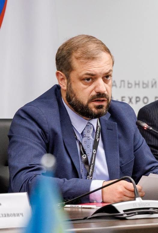 Геворг Папоян выступает на сессии Совета по промышленной политике ЕАЭС в Екатеринбурге
