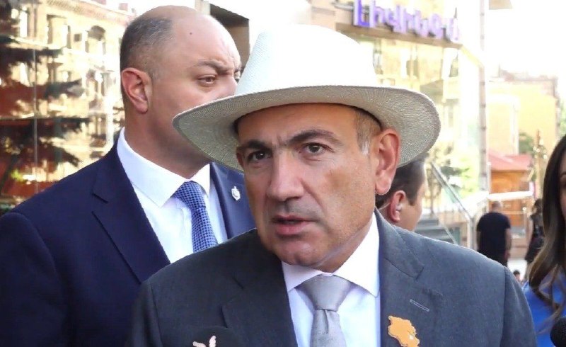 Никол Пашинян на брифинге в Ереване, Армения
