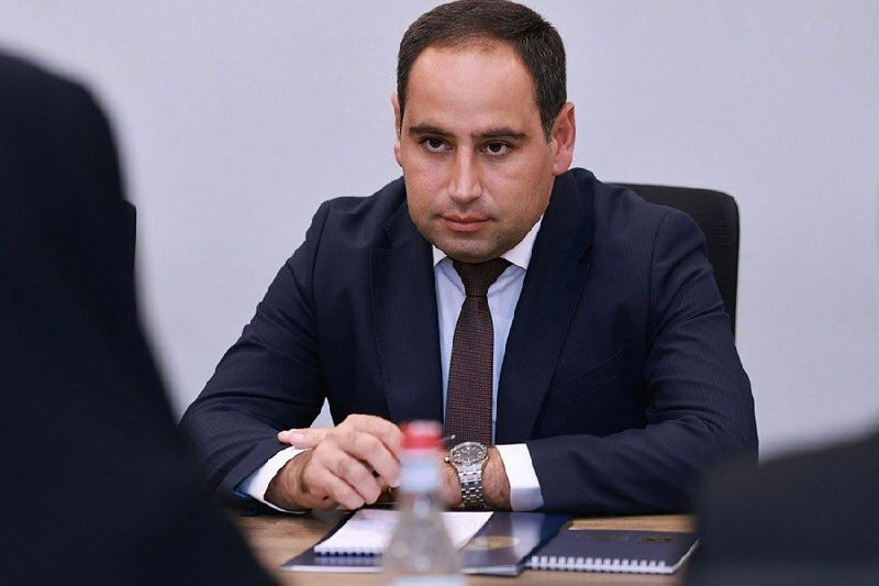 Самолеты в небе над Арменией, иллюстрация роста авиаперелетов