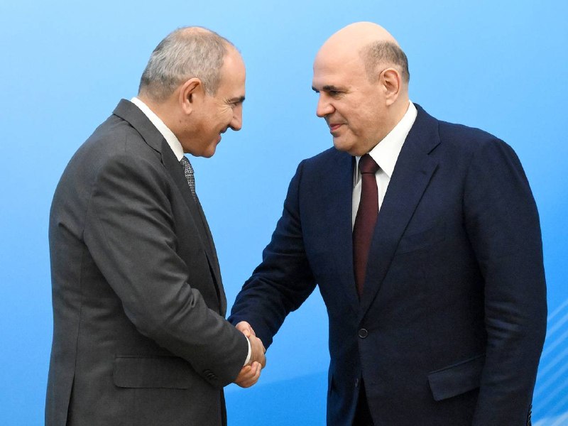 Михаил Мишустин и Никол Пашинян на встрече в Екатеринбурге, Апаран