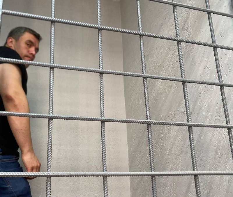В Апаране обсуждают задержание кандидата в Госдуму Николая Бондаренко