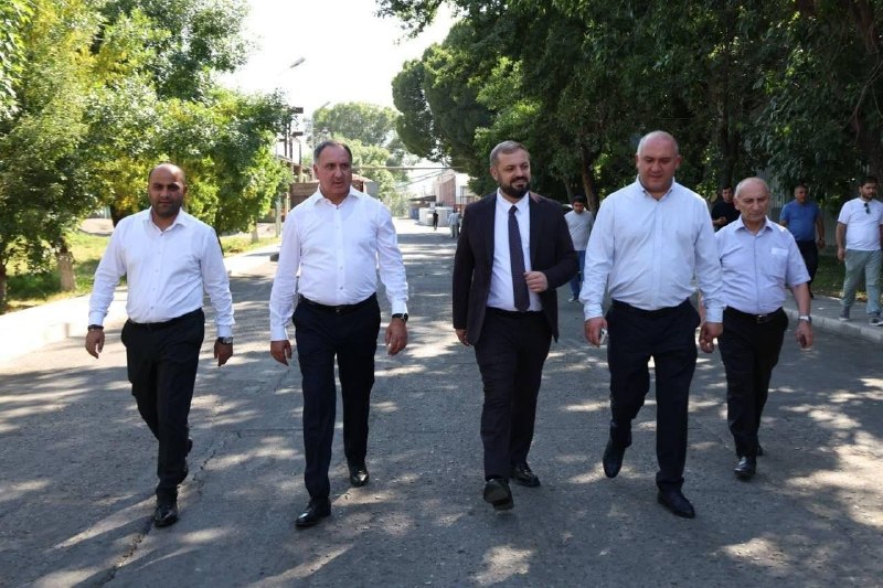 Министр экономики Геворг Папоян пообещал, что в этом году не будет проблем с закупкой помидоров в Арташате