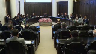 Пашинян в Апаране: контроль за импортом смартфонов не нарушает права граждан