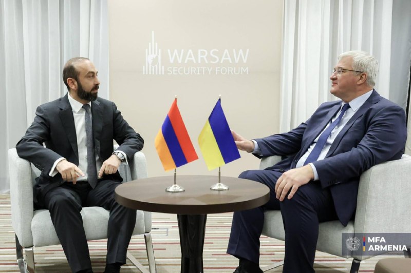 Глава МИД Украины поздравил Мирзояна с переназначением в Апаране