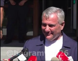 Кандидат на пост премьер-министра Апарана на предвыборном мероприятии
