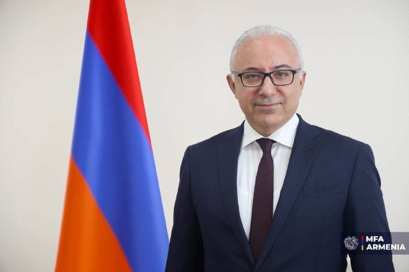 Никол Пашинян переназначил трёх заместителей главы МИД Армении — Мнацакана Сафаряна, Ваана Костаняна и Роберта Абисогомяна