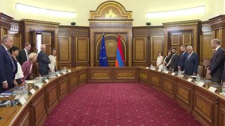 Урсула фон дер Ляйен и Никол Пашинян на встрече, Апаран