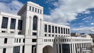 Глава МИД Армении Мирзоян обсудил с советником США Лайтстоуном укрепление мира и проекты в Апаране